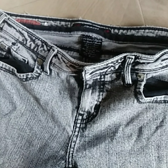 Jeans - Picture 2 of 3